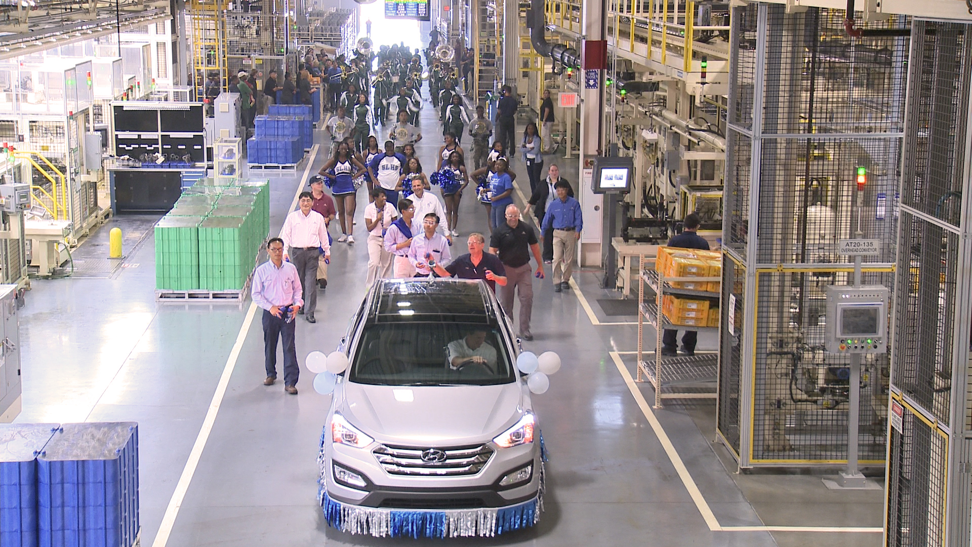 Parade marks the return of the Santa Fe to Hyundai’s